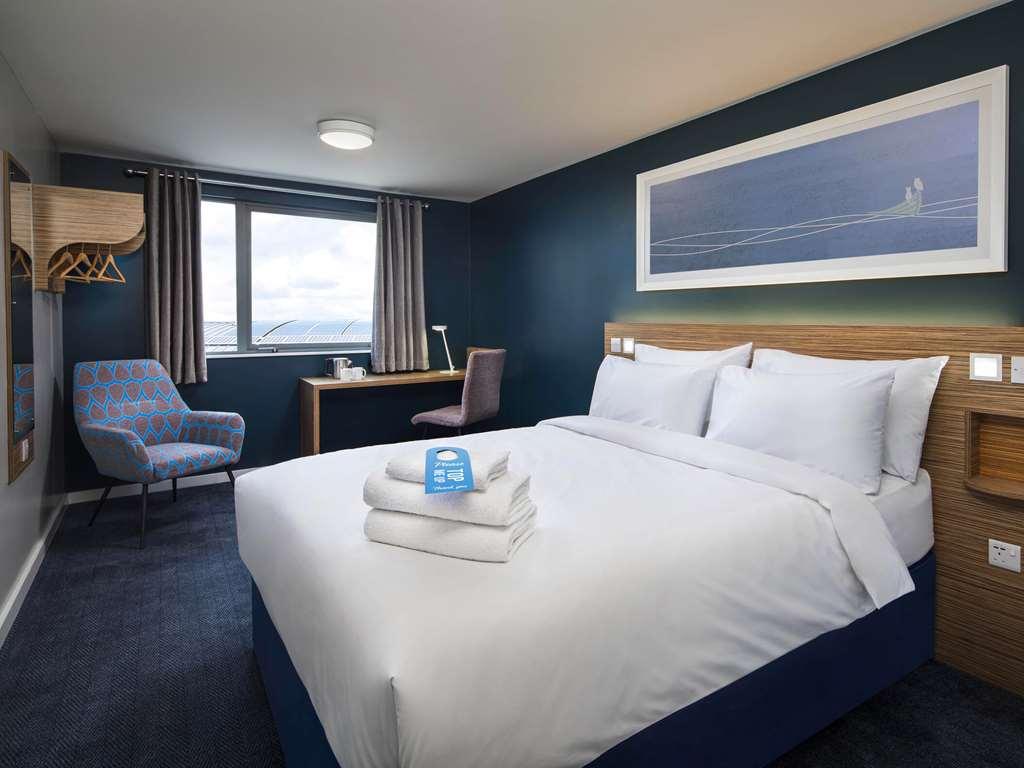 Travelodge Wadebridge Habitación foto