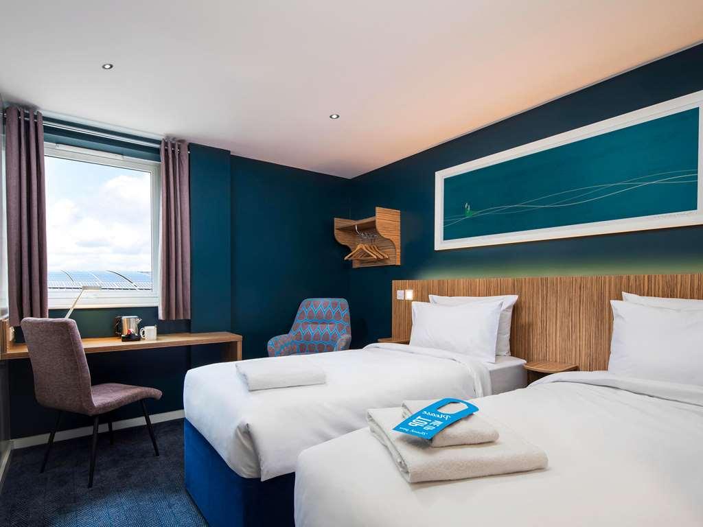 Travelodge Wadebridge Habitación foto