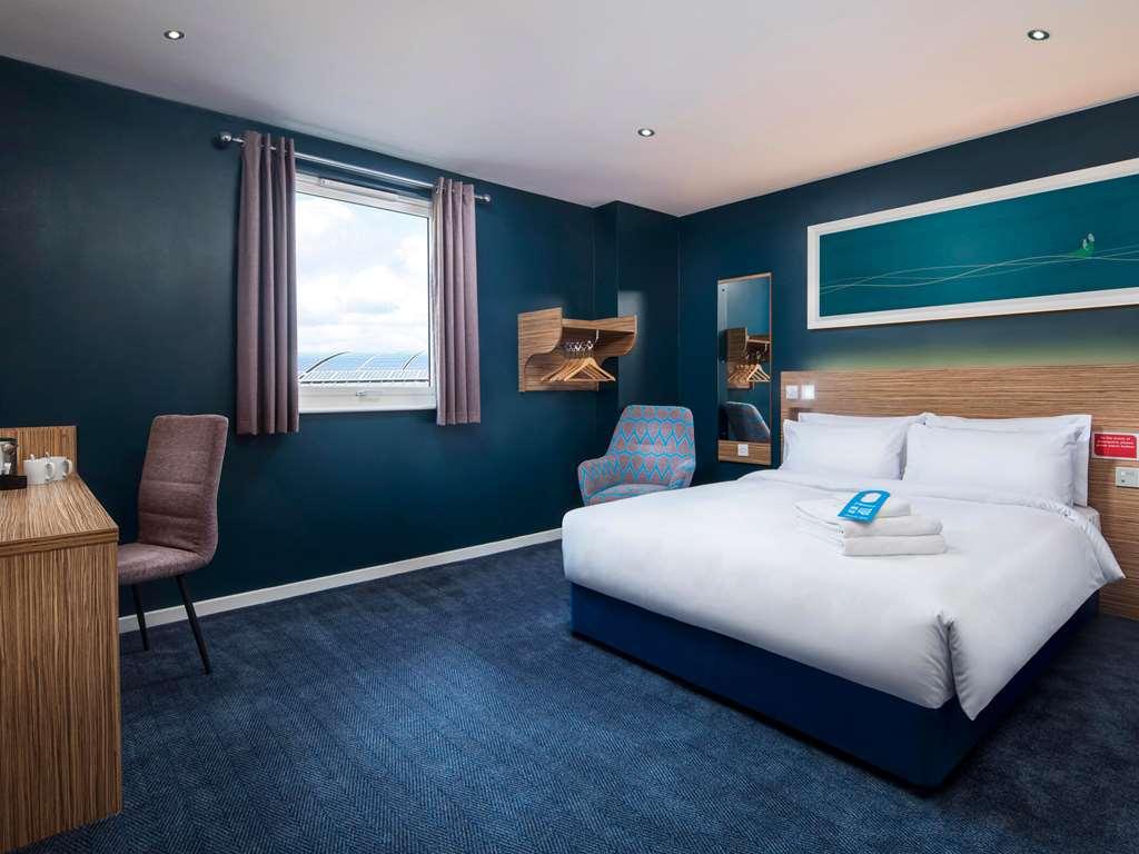 Travelodge Wadebridge Habitación foto