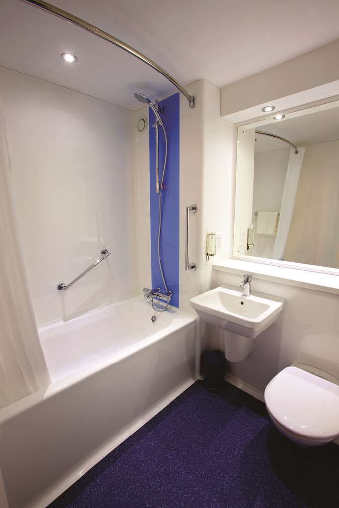 Travelodge Wadebridge Habitación foto