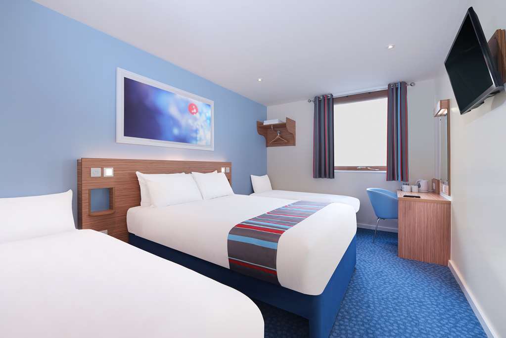 Travelodge Wadebridge Habitación foto